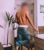 664082599: Chico busca chica en Barcelona