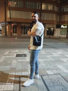 Chico busca chica en Málaga: 