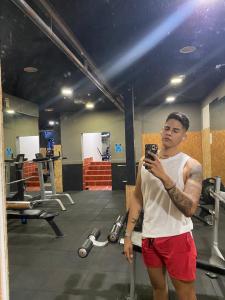 689773392: Chico busca chica en Barcelona