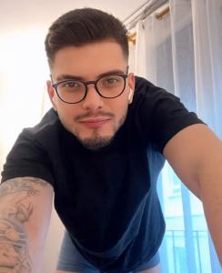 624048920: Chico busca chica en Zaragoza