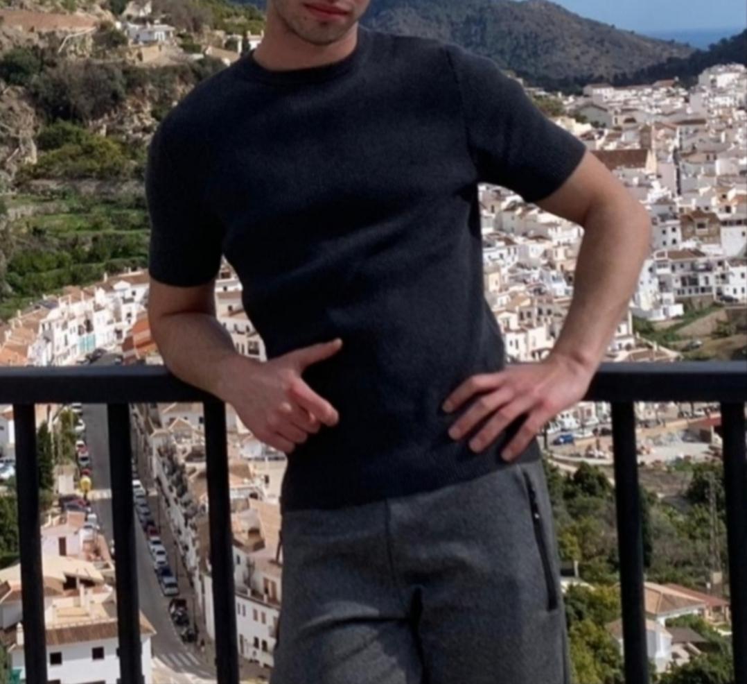 694298210: Chico busca chica en Granada