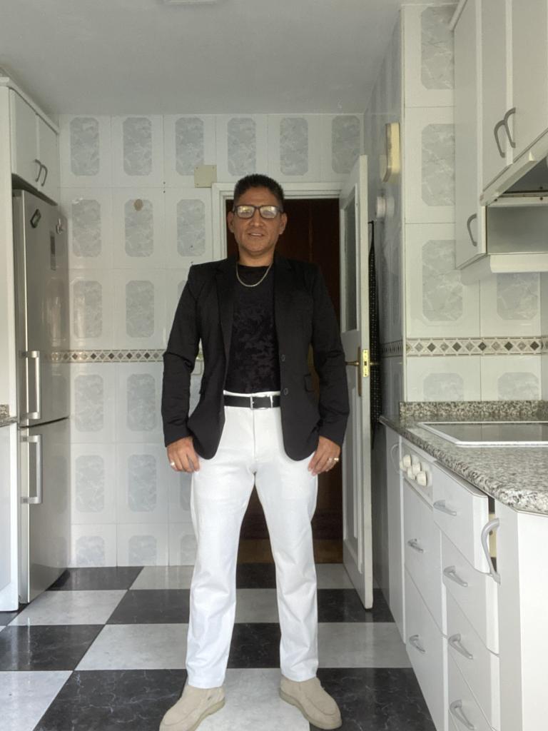 667284258: Chico busca chica en Madrid