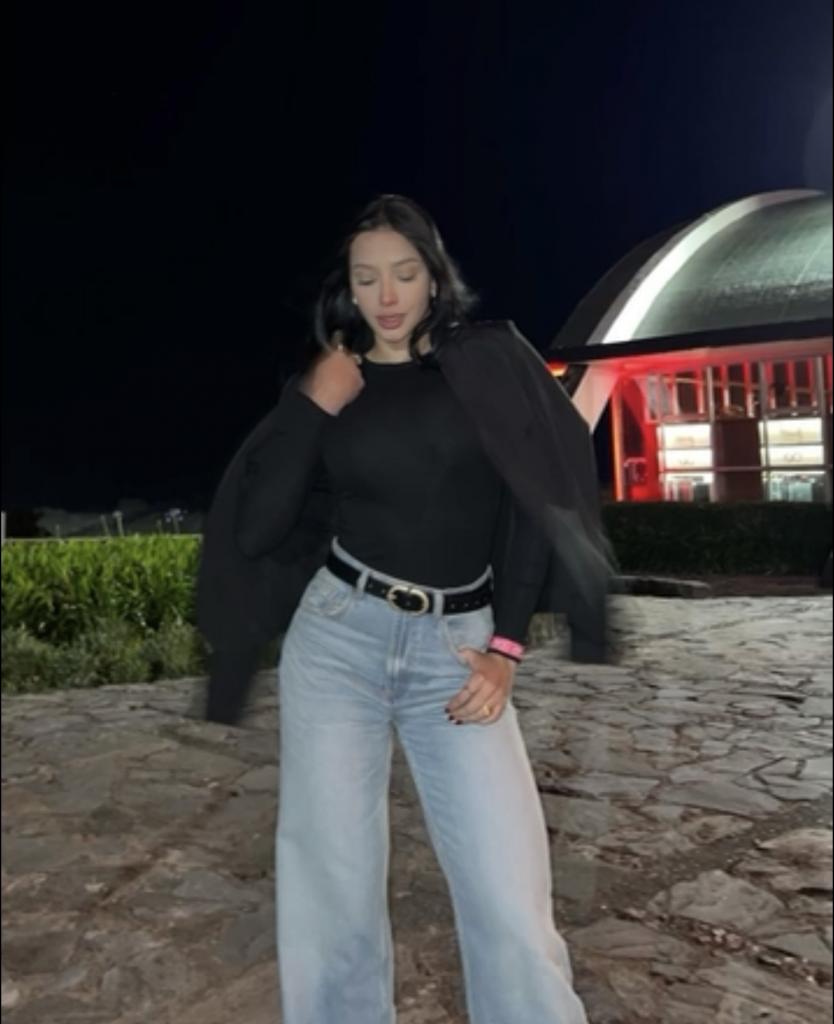 614942419: Chica busca chico en Cantabria