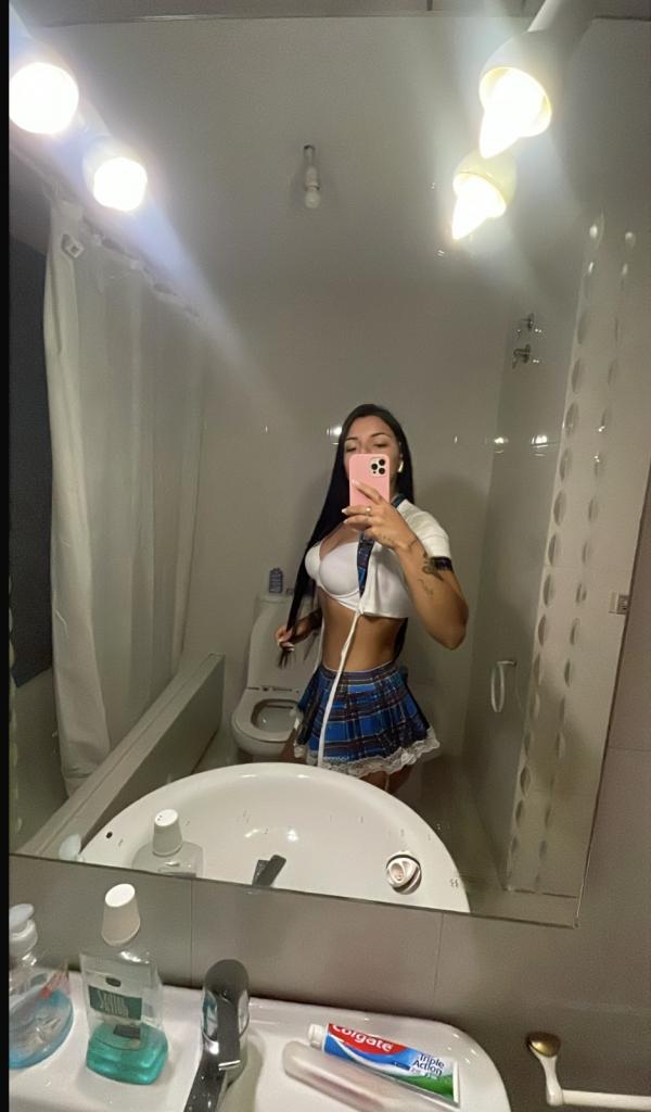 624437839: Chica busca chico en Barcelona