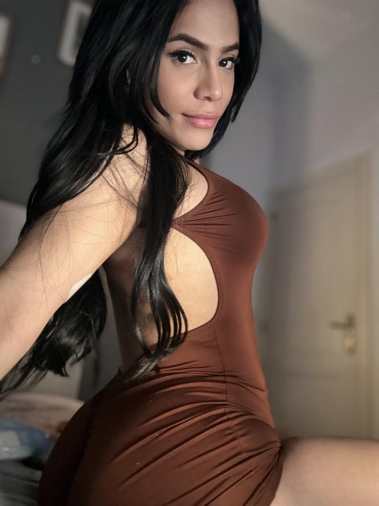 685748537: Travesti en Barcelona