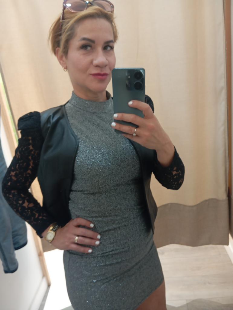 Chica busca chico en Cádiz: 