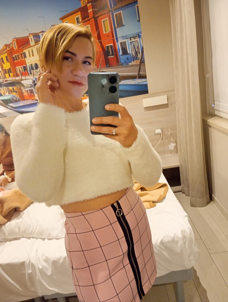 Chica busca chico en Cádiz: 