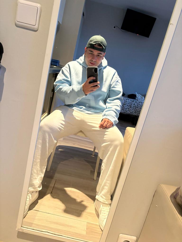 Chico busca chica en La Coruña: 