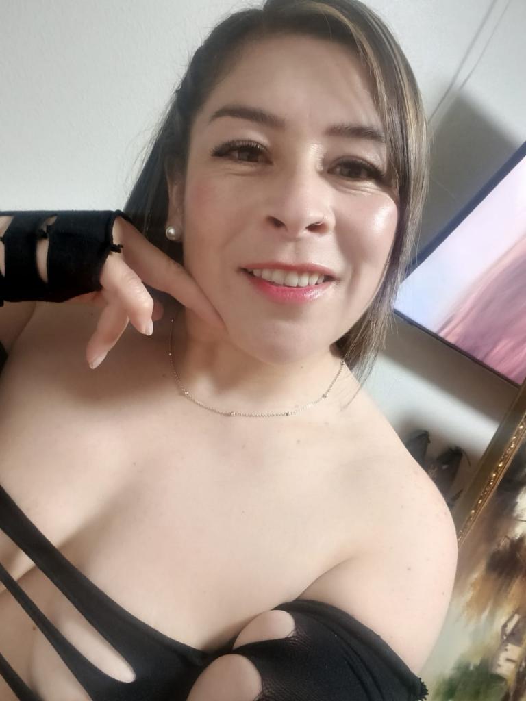 614942254: Chica busca chico en León