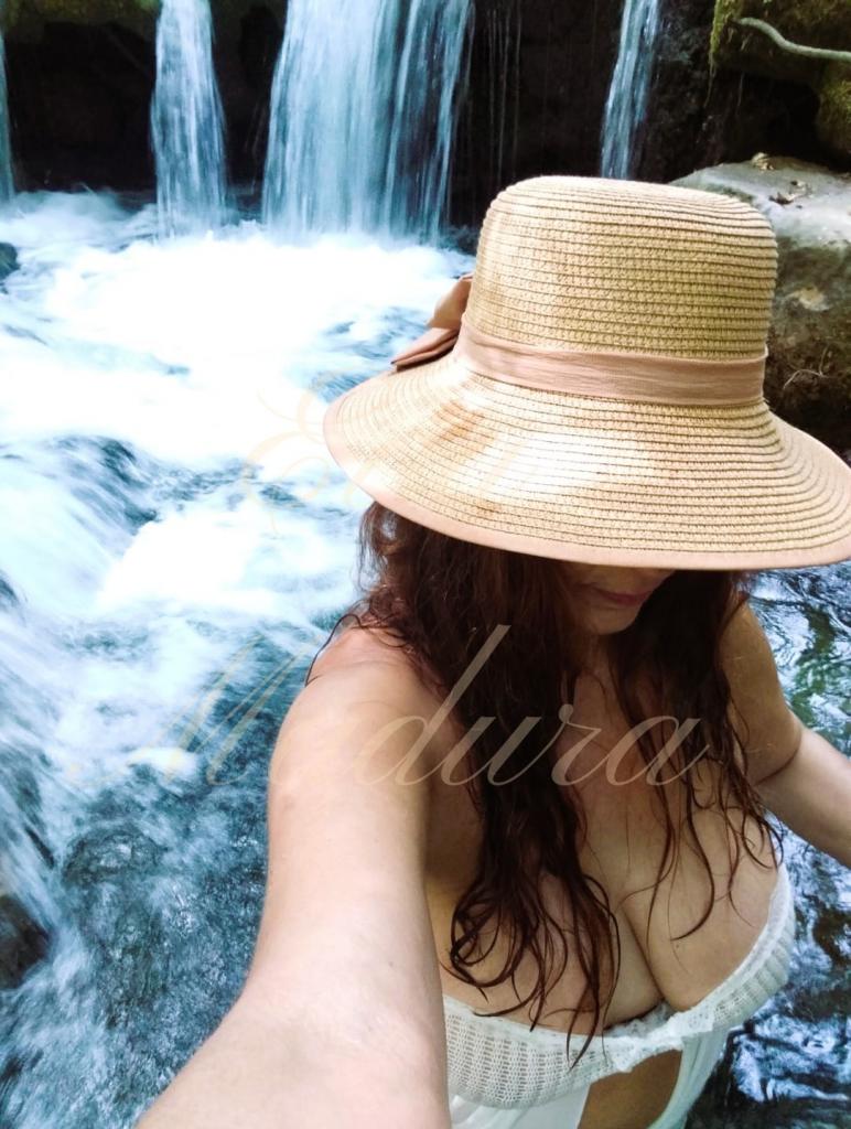 Chica busca chico en Sevilla: 