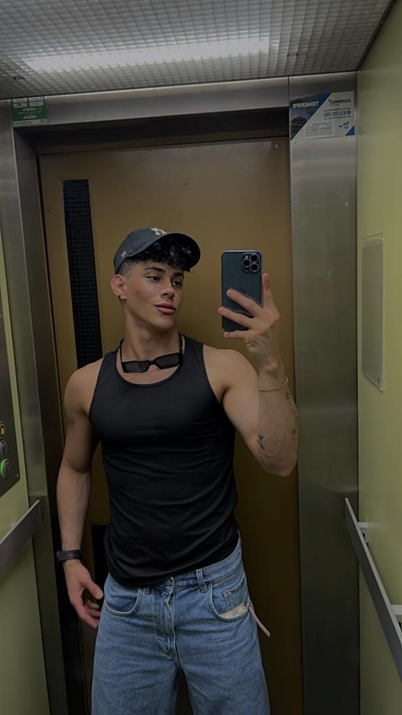 627493145: Chico busca chica en Madrid