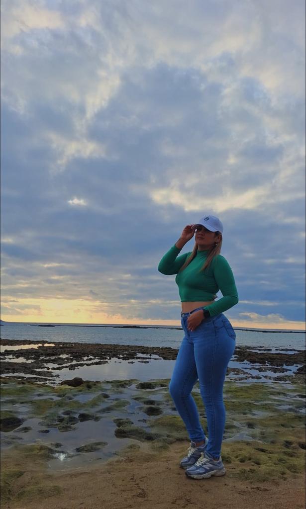 667091488: Chica busca chico en Madrid