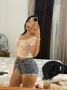 614656780: Chica busca chico en Sevilla