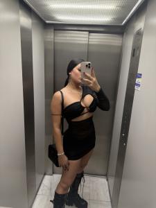 647371228: Chica busca chico en Sevilla