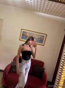 643280460: Chica busca chico en Sevilla
