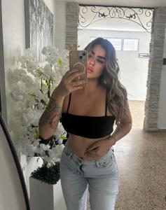 674837423: Chica busca chico en Sevilla