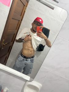 641803898: Chico busca chica en Barcelona