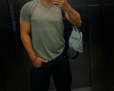 694262597: Chico busca chica en Madrid