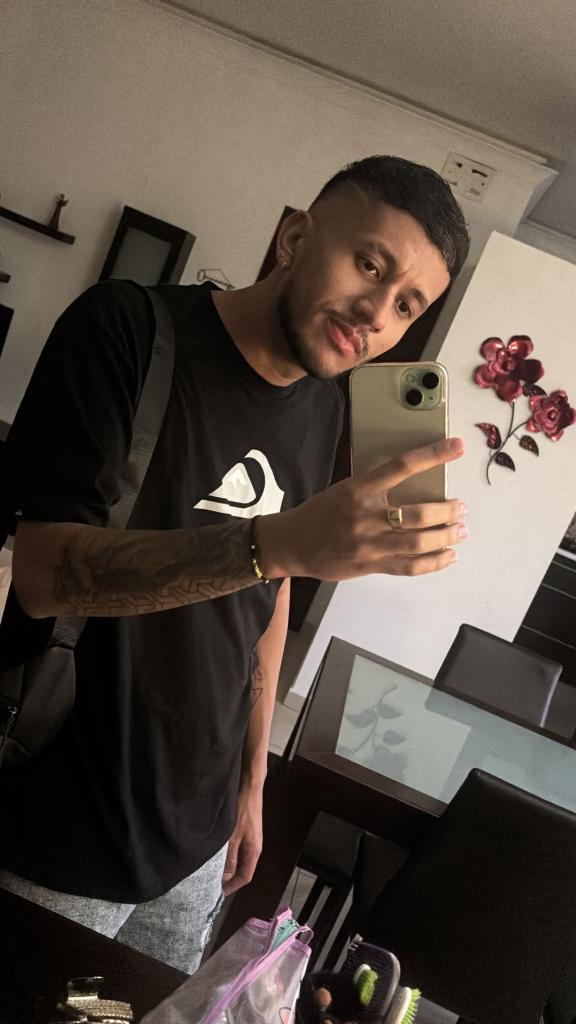 641803898: Chico busca chica en Barcelona