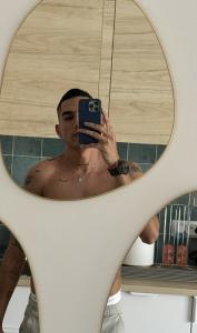 Chico busca chica en La Coruña: 