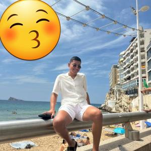 Chico busca chica en Cádiz: 