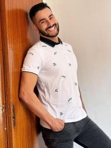 Chico busca chica en Lérida: 