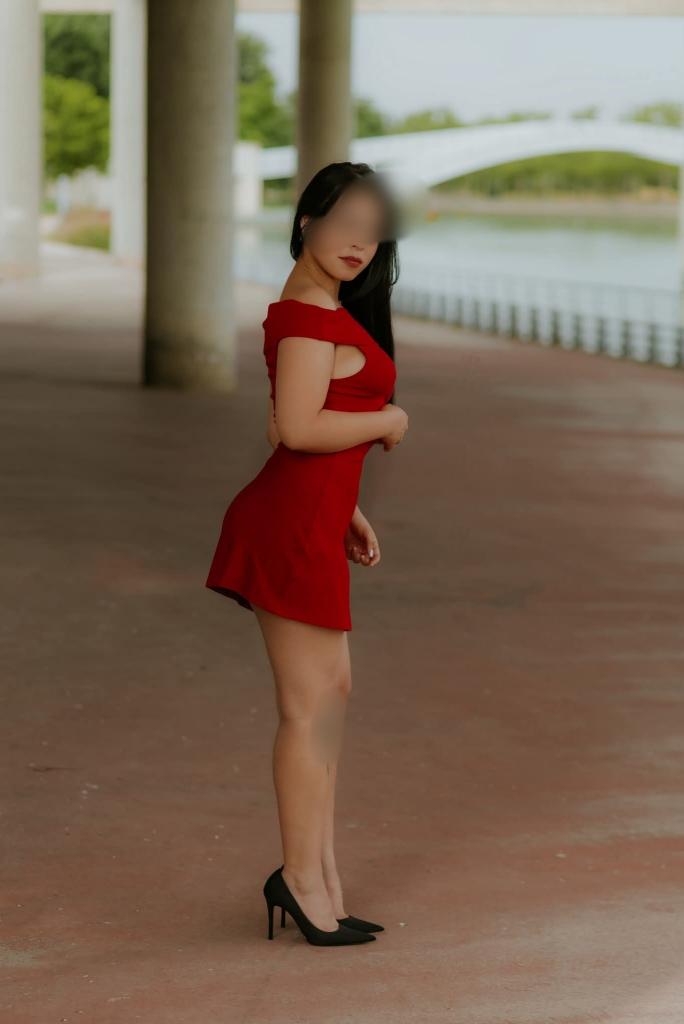 641170941: Chica busca chico en Madrid