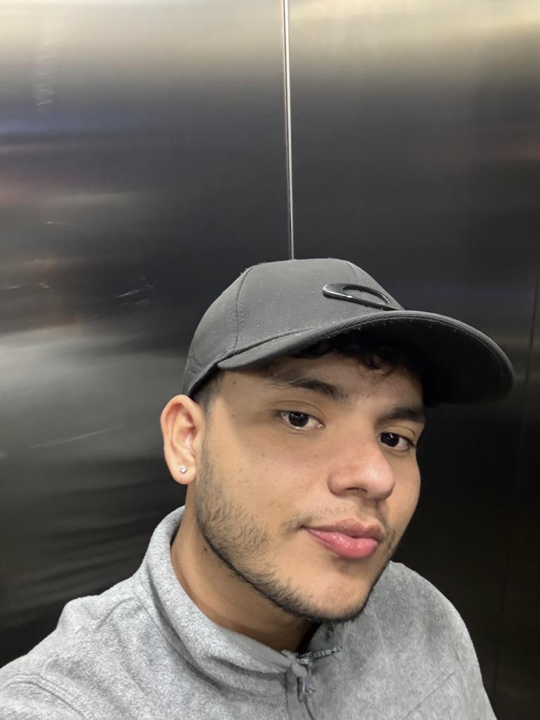 634064282: Chico busca chica en Madrid