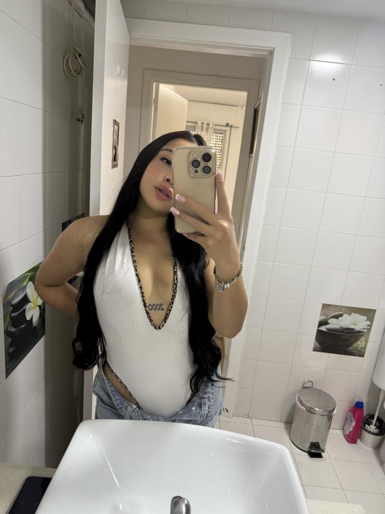 Chica busca chico en Granada: 