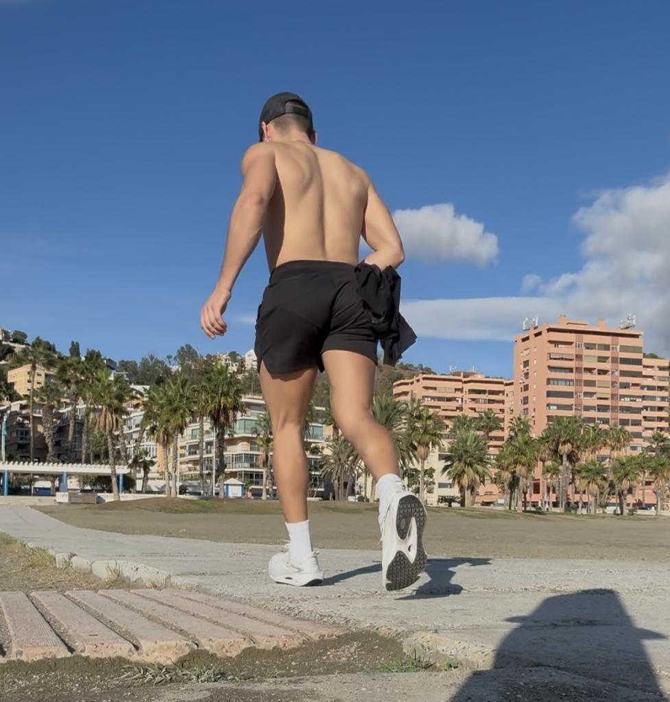 Chico busca chica en Málaga: 