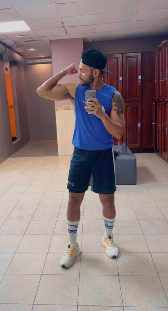 Chico busca chica en Granada: 