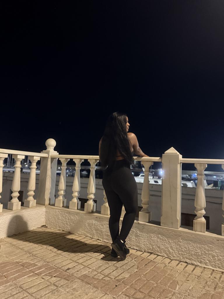 Chica busca chico en Almería: 