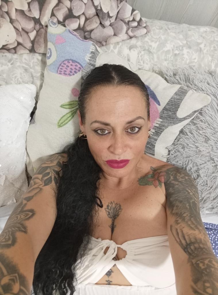 Chica busca chico en Cádiz: 