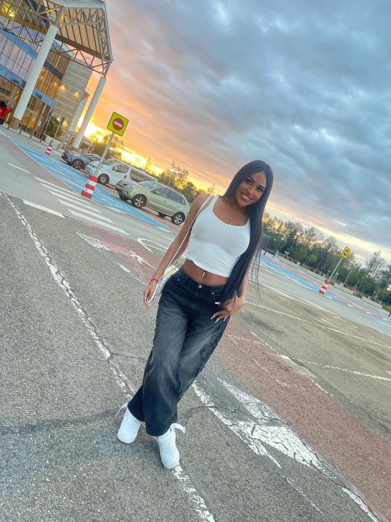 643967189: Travesti en Barcelona