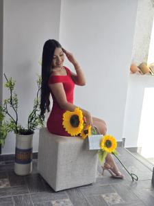 617342424: Chica busca chico en Madrid