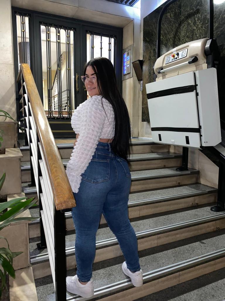 697752729: Chica busca chico en Madrid