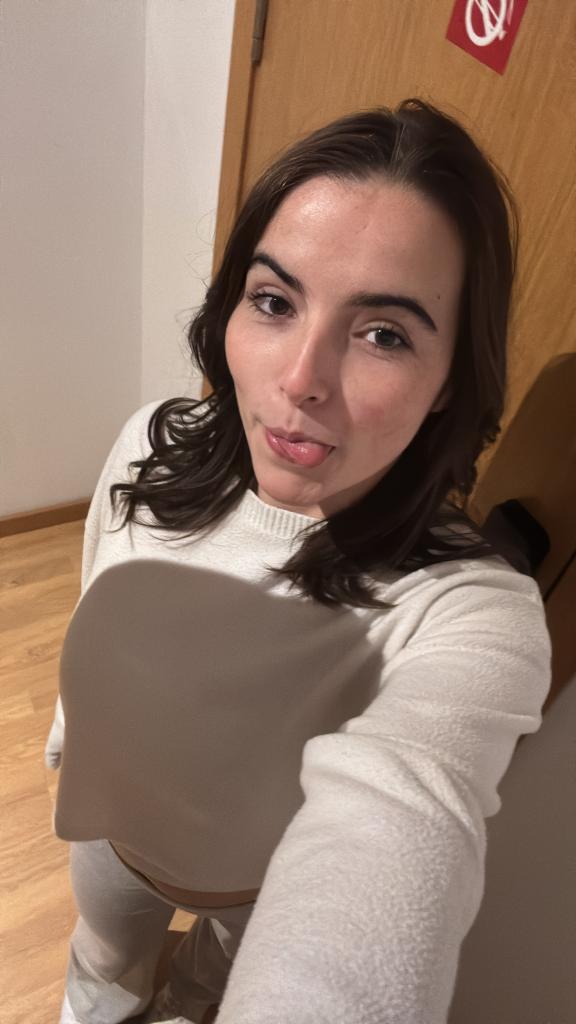 645718839: Chica busca chico en Navarra