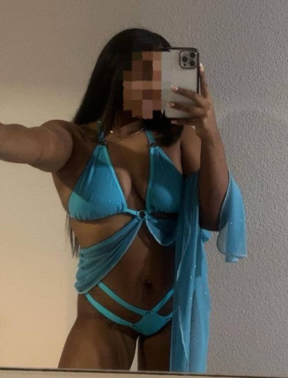 Chica busca chico en Almería: 