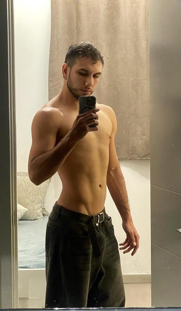 Chico busca chica en Málaga: 