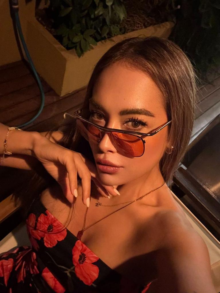 697994736: Chica busca chico en Barcelona