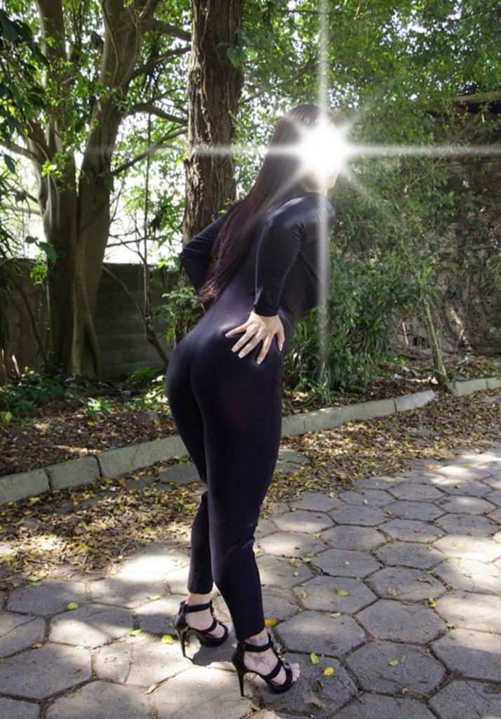 Chica busca chico en Almería: 