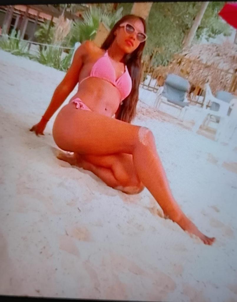 Chica busca chico en Ibiza: 