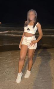 614008316: Chica busca chico en Barcelona