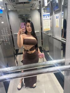 664375536: Chica busca chico en Barcelona