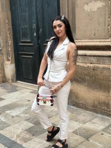 623529304: Chica busca chico en Barcelona