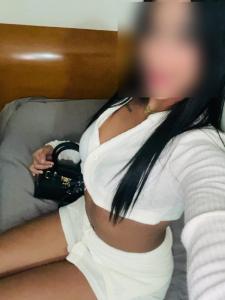 695799872: Chica busca chico en Barcelona
