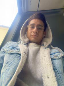 633073060: Chico busca chica en Madrid