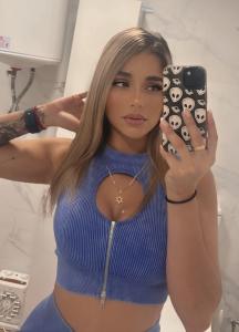 672699184: Chica busca chico en Barcelona