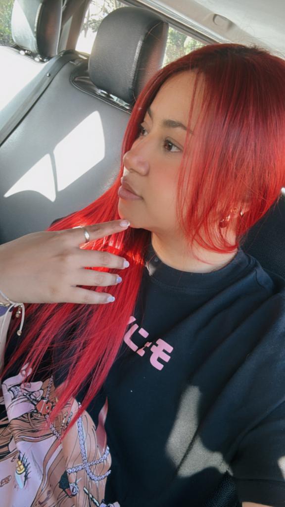 677881386: Chica busca chico en Sevilla