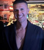 694213895: Chico busca chica en Madrid